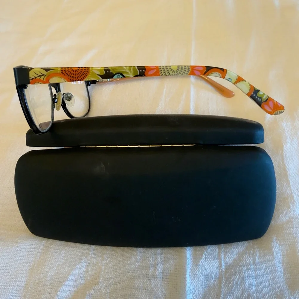 Vera Bradley Farrah Flower Shower Eyeglass Frames Black Floral Cat Eye 52-16-130
